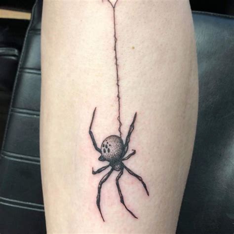 tatuaje de araña en el brazo|150 Tatuajes de arañas y otras arachnidas